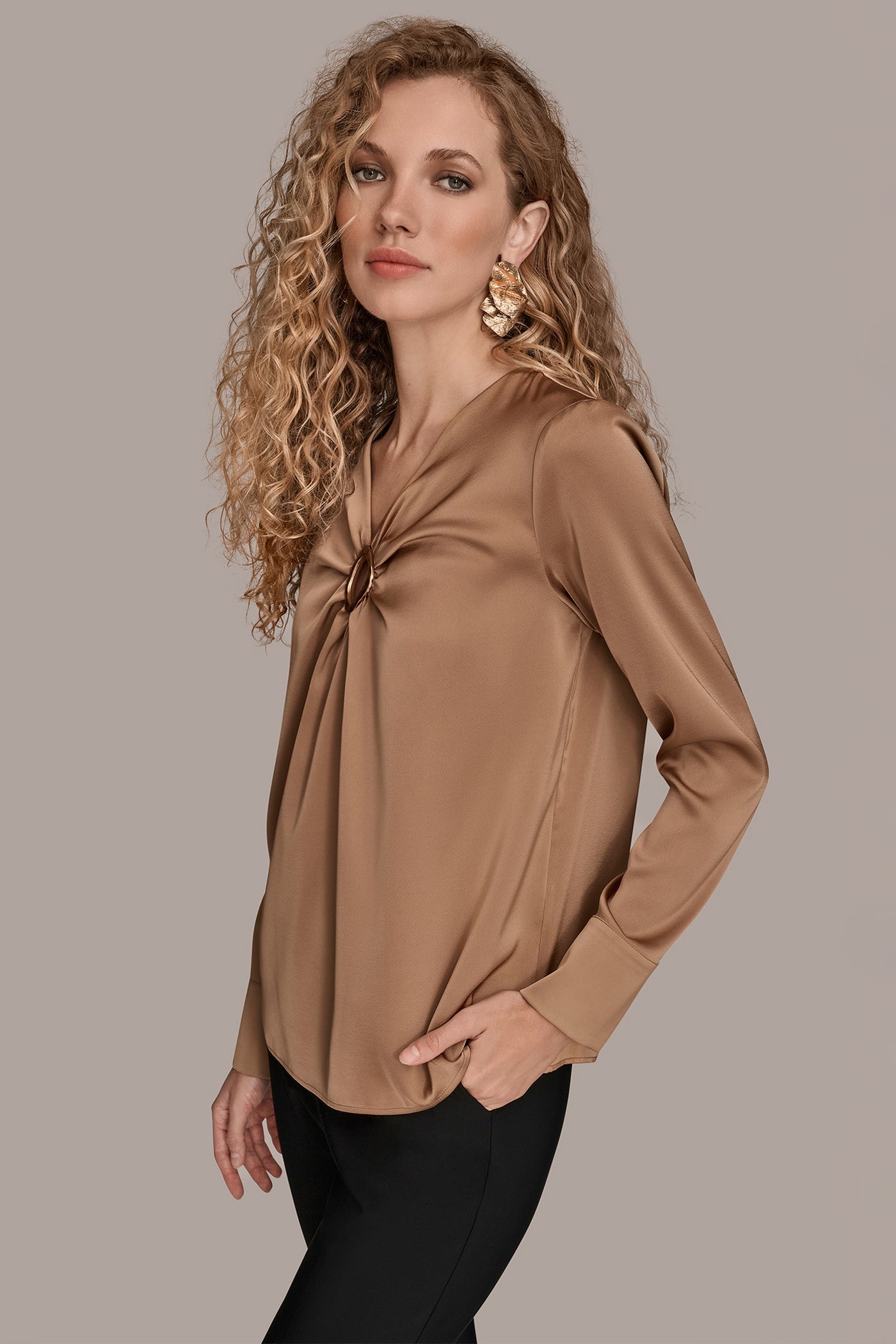 Fawn LONG SLEEVE RING V-NECK BLOUSE Donna Karan