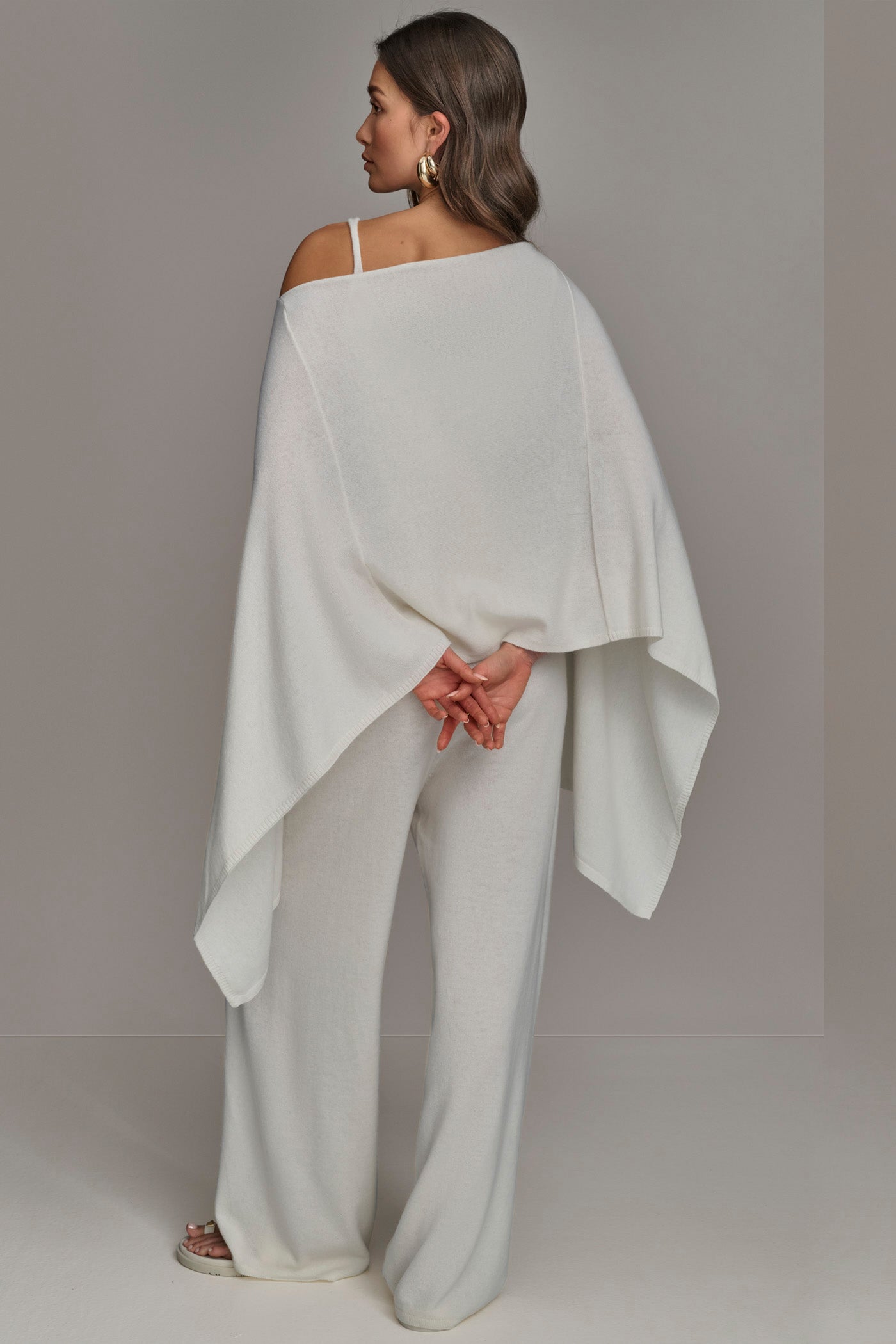 CREAM CASHMERE PONCHO Donna Karan