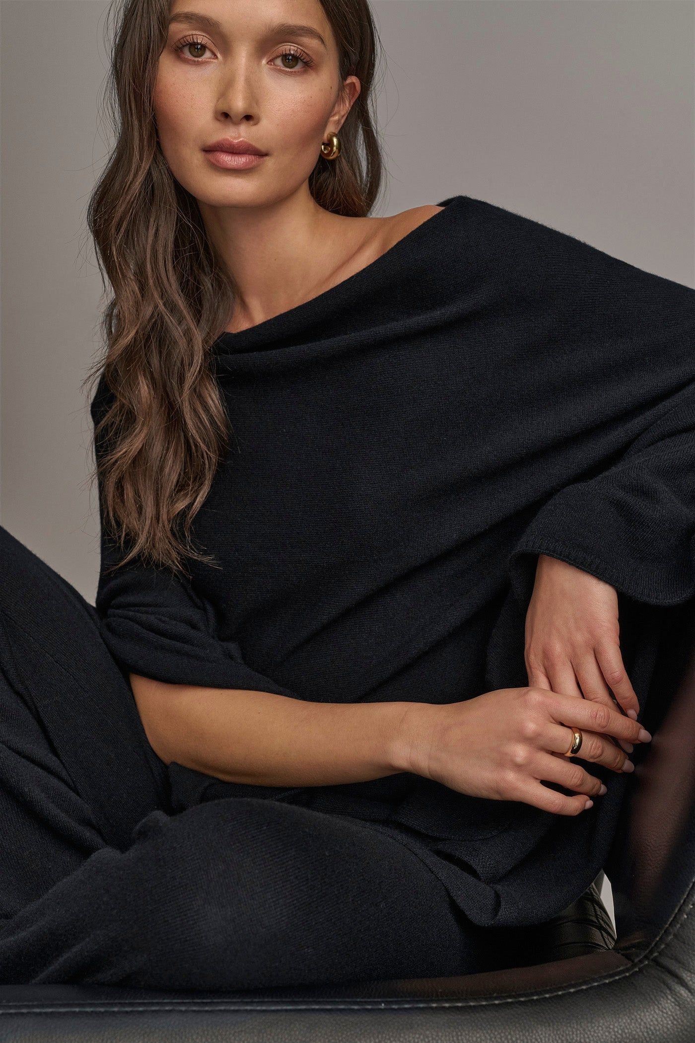 Black CASHMERE PONCHO Donna Karan