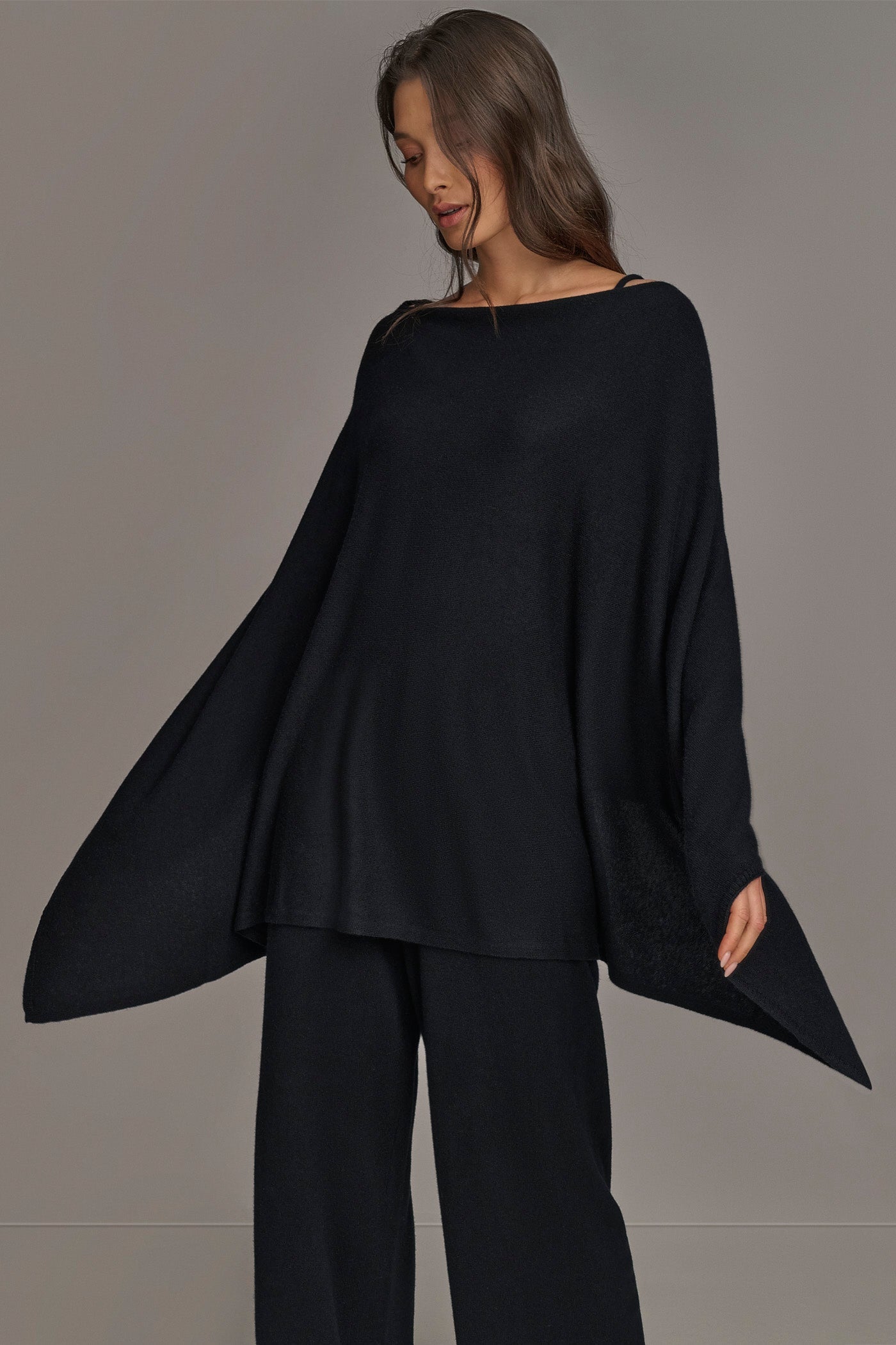 Black CASHMERE PONCHO Donna Karan