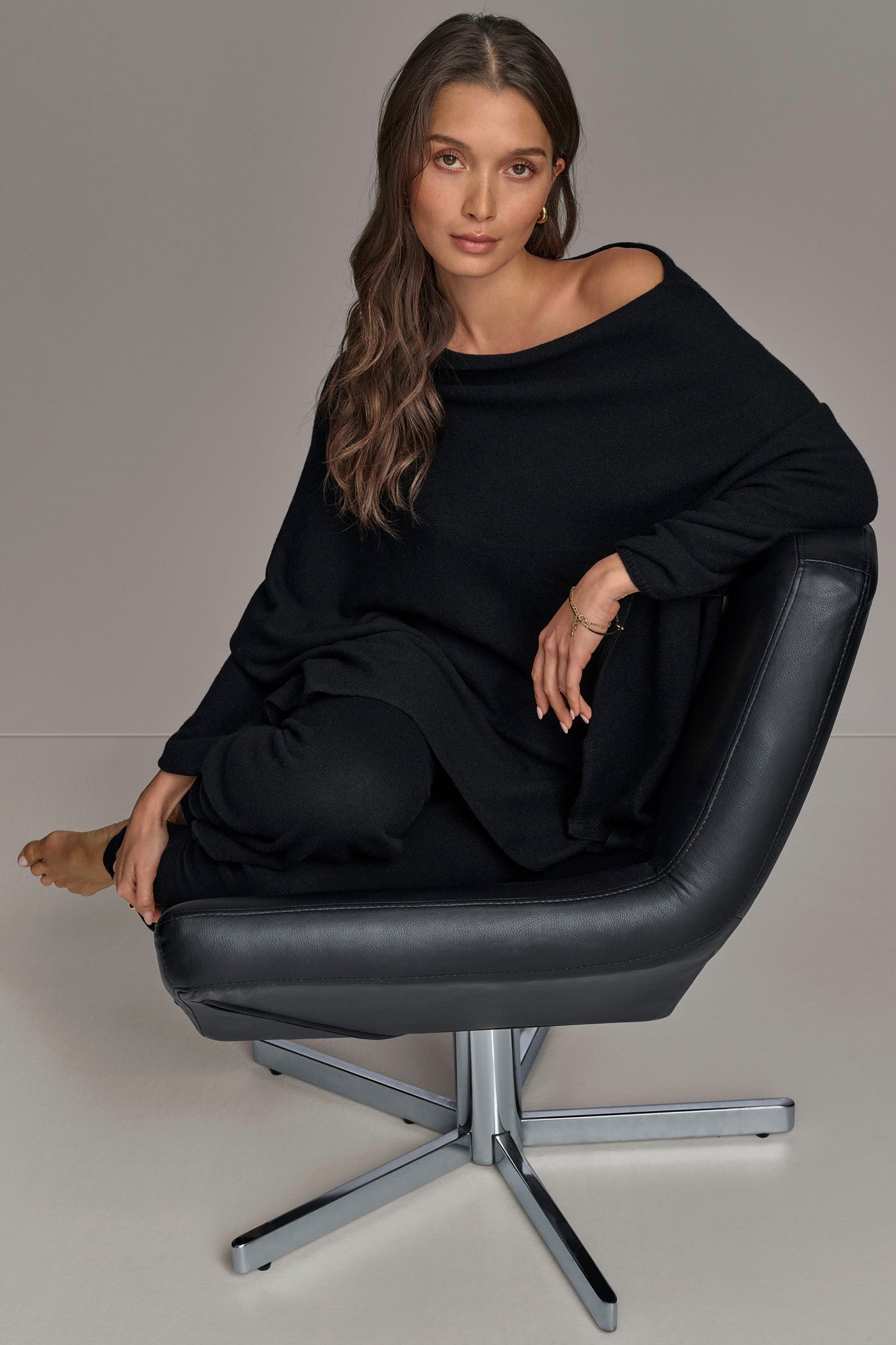 Black CASHMERE PONCHO Donna Karan