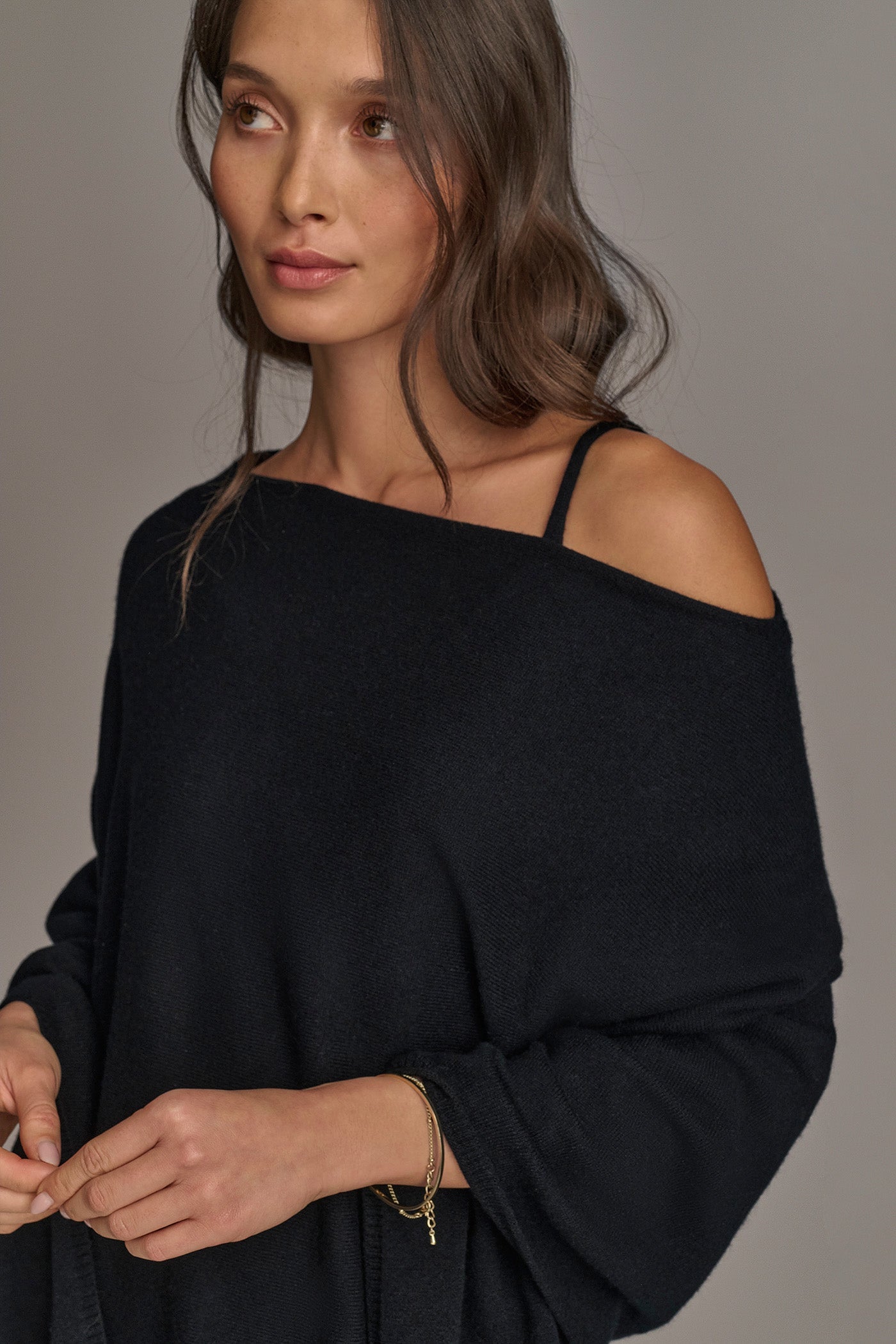 Black CASHMERE PONCHO Donna Karan