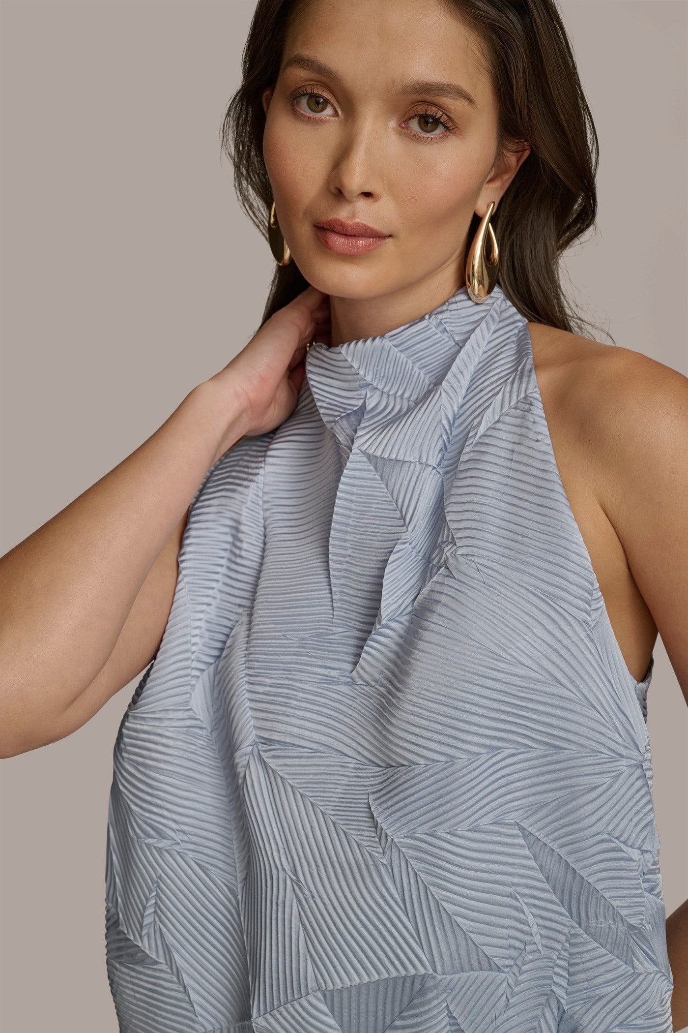 GLACIAL BLUE TEXTURED TOP WITH ANGLED HEM Donna Karan