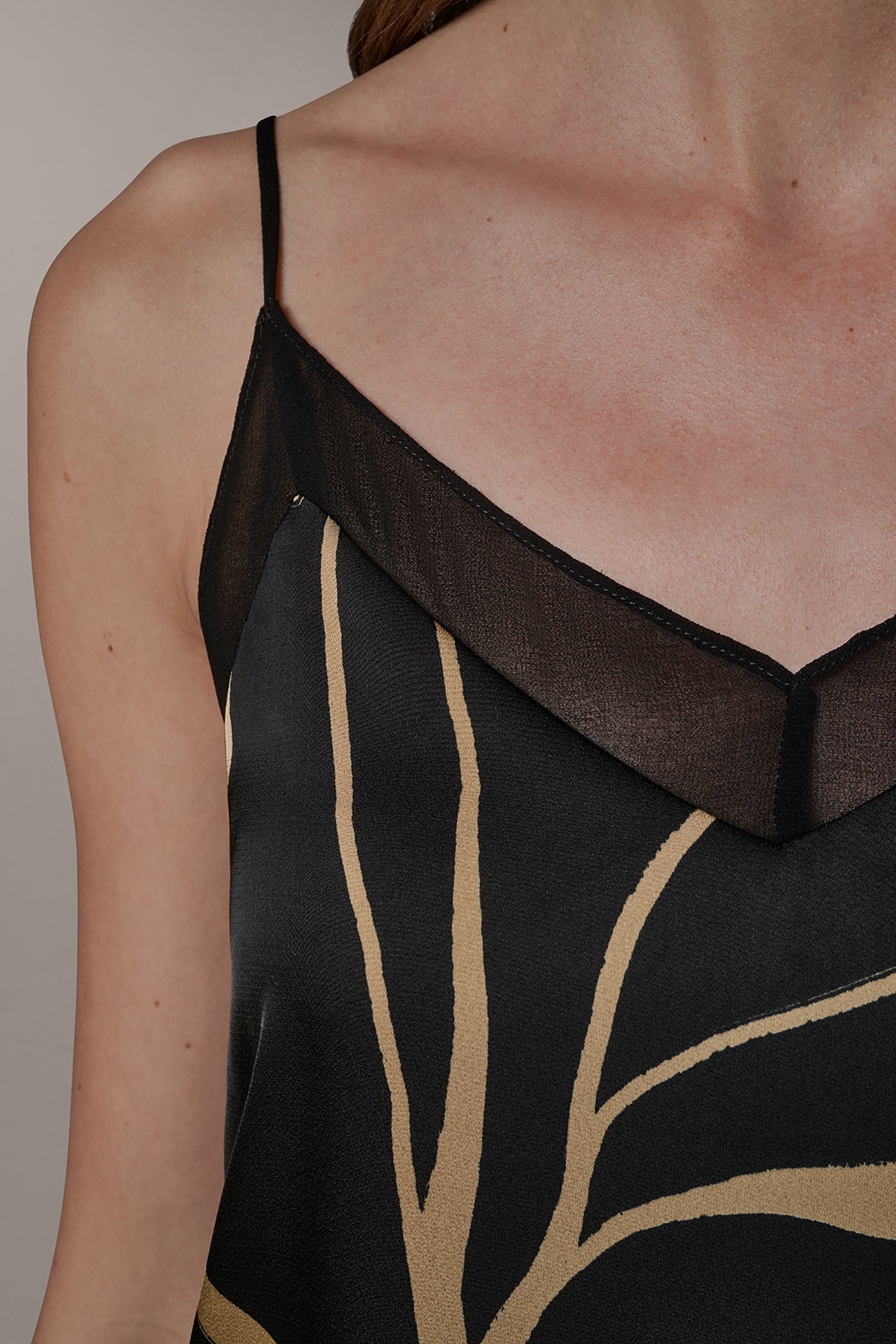 Black /Fawn SLEEVELESS V-NECK PRINT CAMI Donna Karan