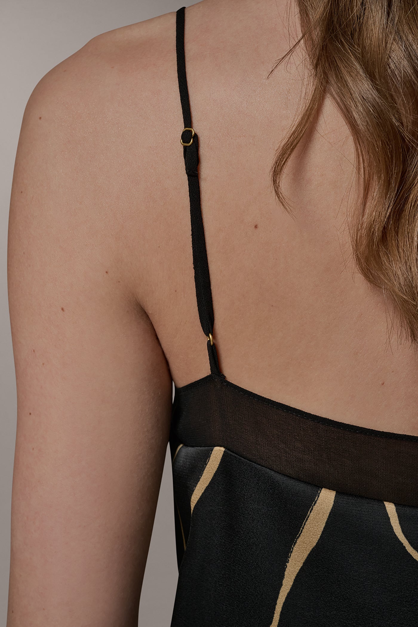 Black /Fawn SLEEVELESS V-NECK PRINT CAMI Donna Karan
