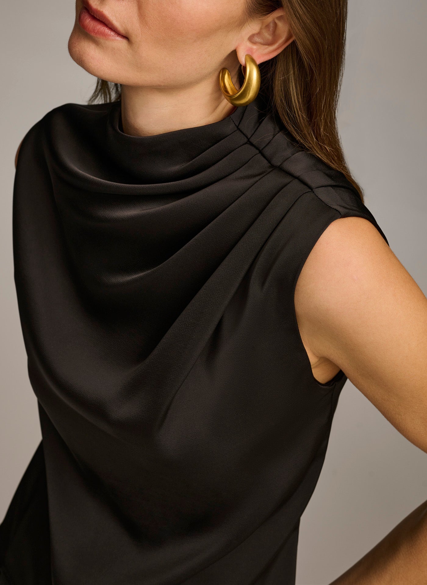 Black SLEEVELESS DRAPED MOCKNECK TOP Donna Karan