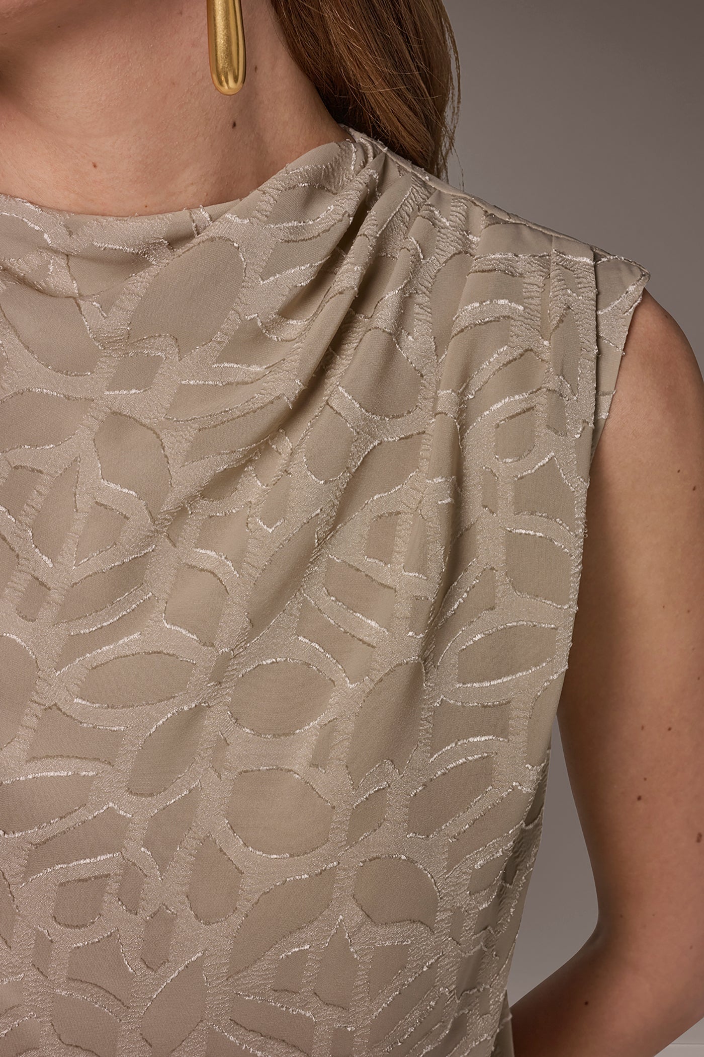 Turin JACQUARD HIGH MOCK NECK BLOUSE Donna Karan